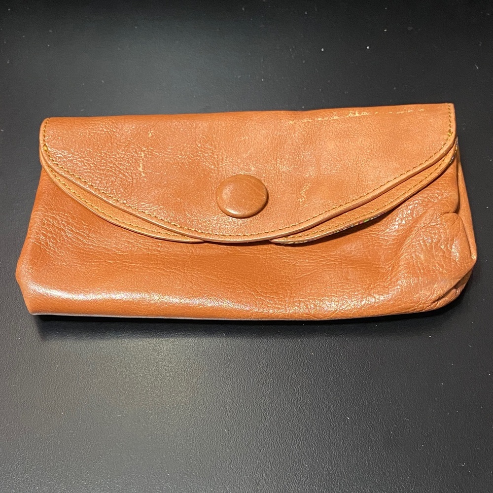 Elegant Tan Leather Clutch